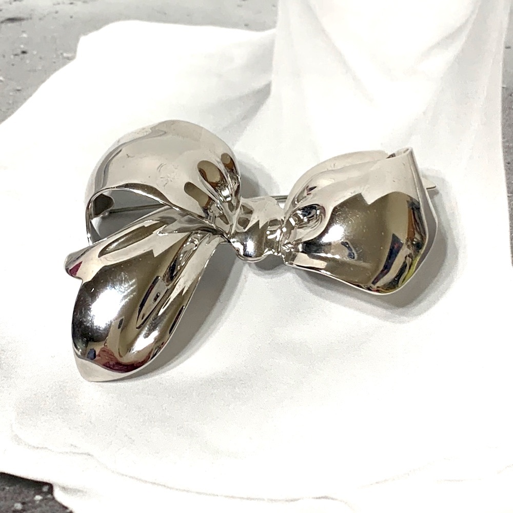 Silver bow MONET Brooch Pin